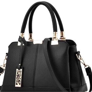 Elegant Black Handbag fu leather